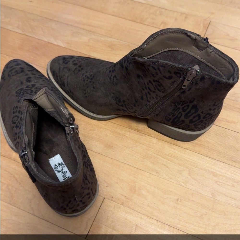 Very G Dark Brown Leopard Ankle Booties